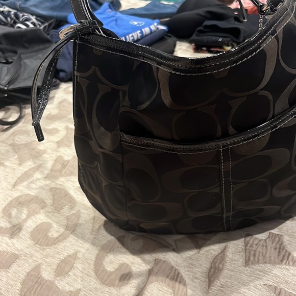 Used a few times coach bag - Picture 2 of 3